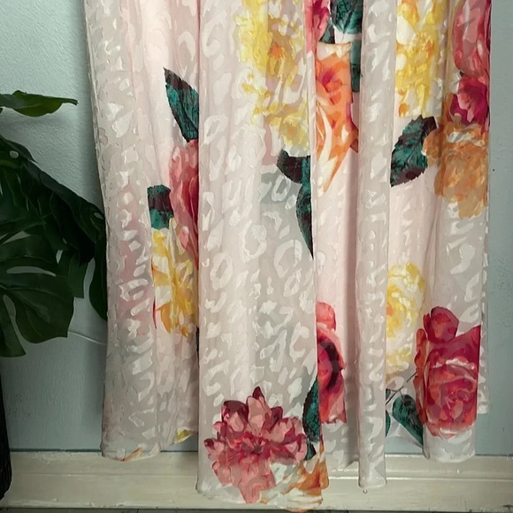 Laundry by Shelli Segal Floral/Animal Print Mock Neck - Picture 6 of 11